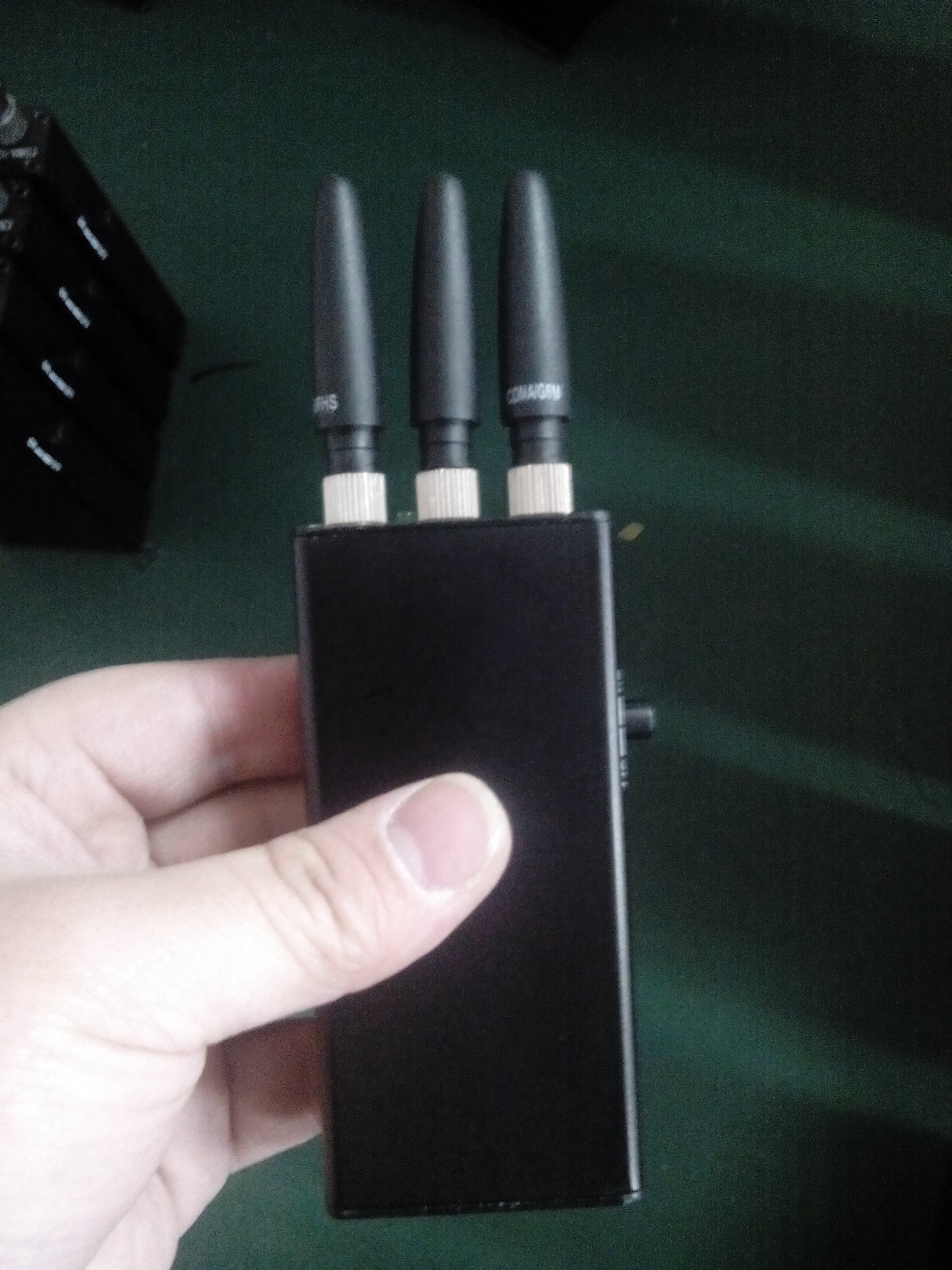 Cell Phone Signal Jammer Mini Portable Built In Rechargeable Li-ion Battery 3G Mobile Phone Signal Jammer omnidirection