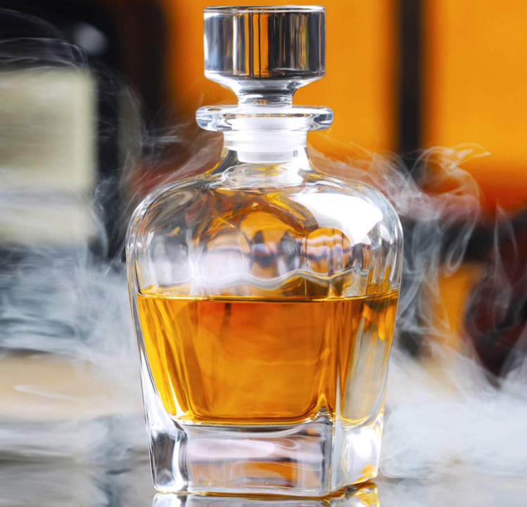 750mL Custom Glass Bottle Healthy Lead-free Material Screw Cap Transparent Leak-proof