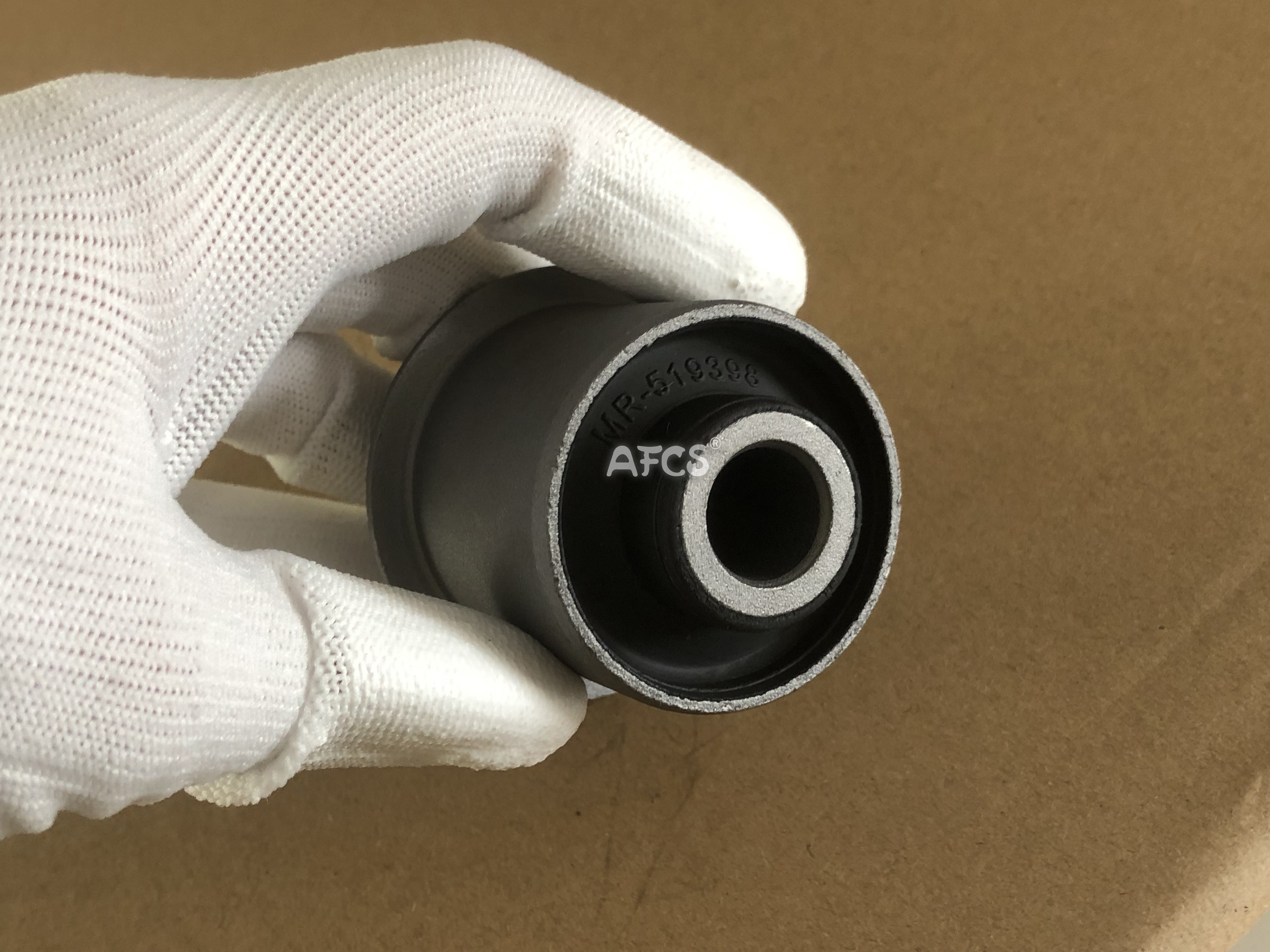 MR519398 4010A140 4010A038 Car Suspension Bushing For MITSUBISHI PAJERO III