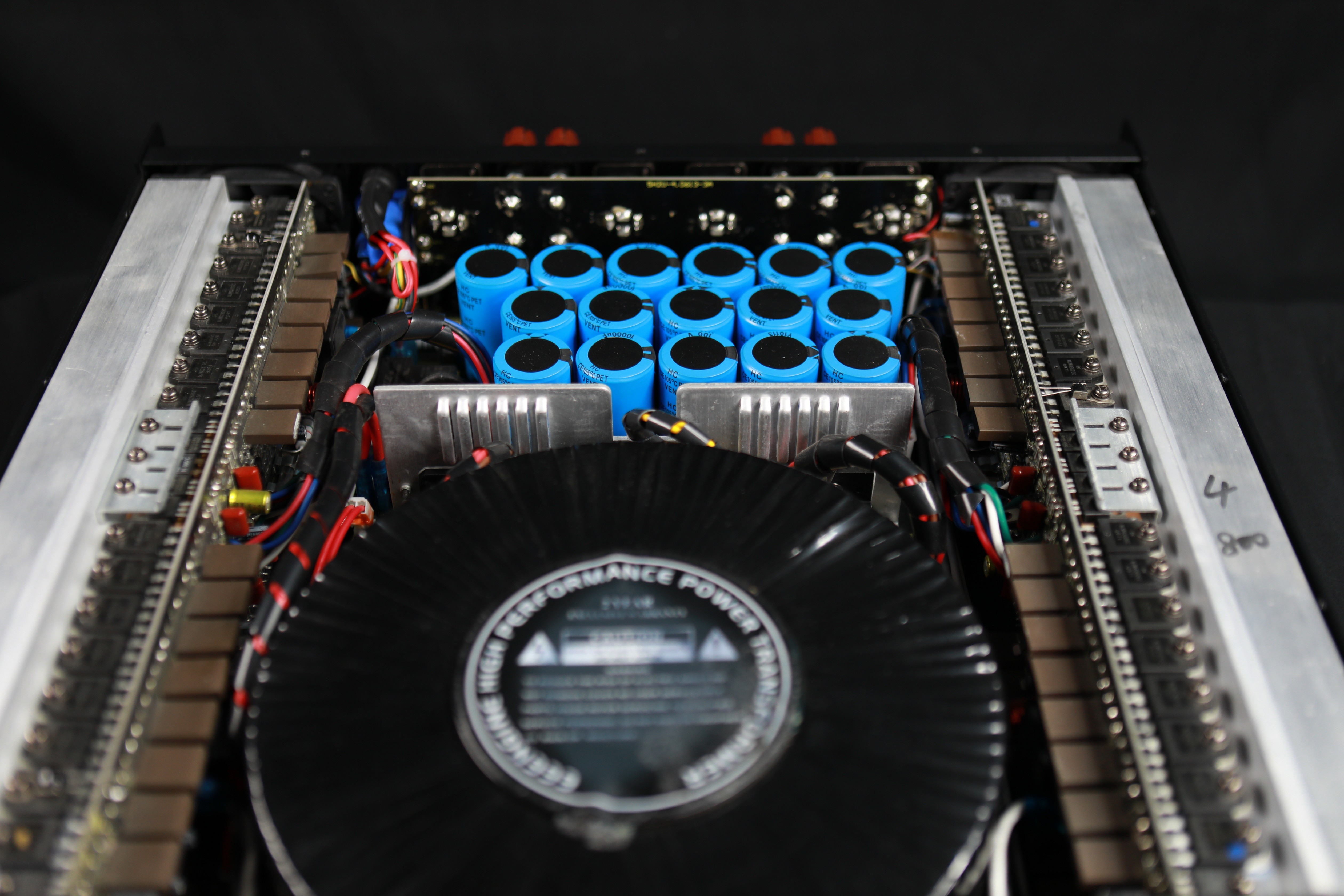 Black Silver 2U CLASS H 800W Analog Power Amplifier