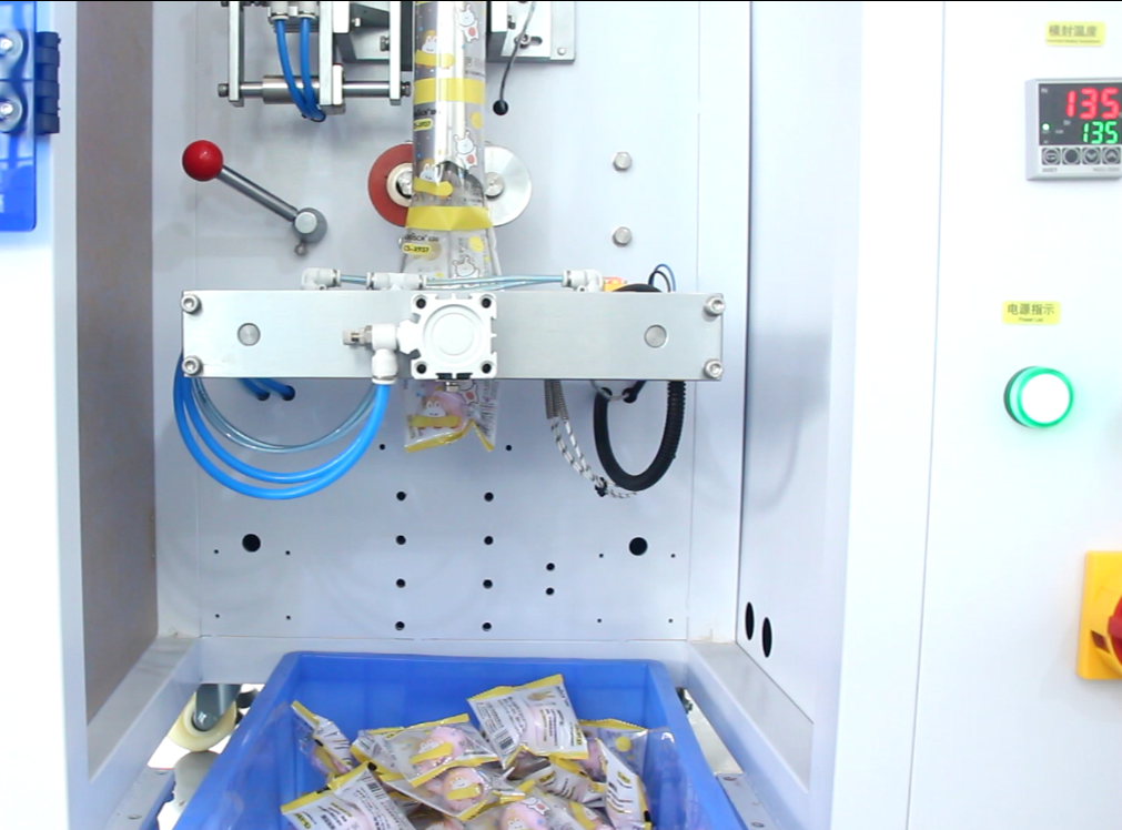 Semi Automatic Packing Mini Heat Bag Sachets Plastic Nuts Hardware Packing Machine