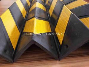 China High Visibility Parking Safety Warning Black and Yellow Alternation Rubber Corner Protectors on sale