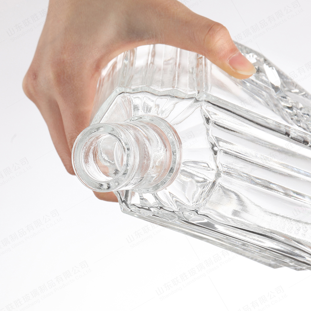 Glass Shot Bottle Custom Luxury 500ml 750ml 1000ml for Bar Acid Etch Surface Handling