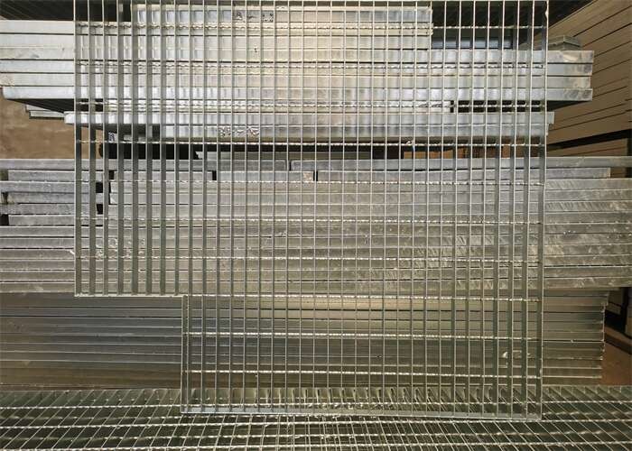 High Strength Platform Steel Grating 100mm Skid Proof Galvanised Walkway Mesh