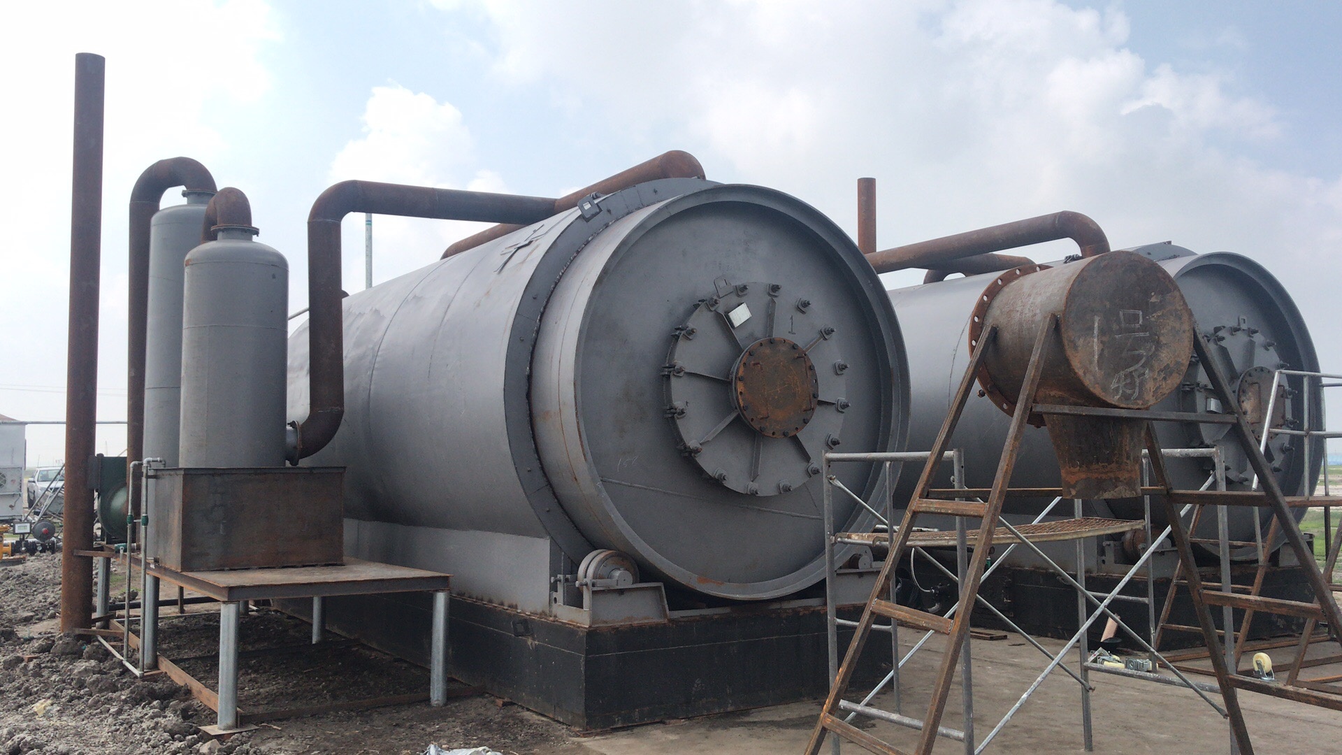 15.5kw Rotary Type Recycle Convert Waste Tires and Plastic to Fuel Oil Pyrolysis Machines