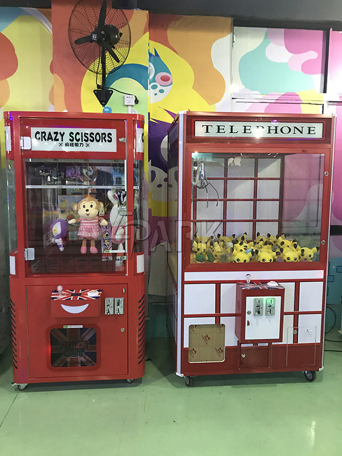 Malaysia Crane Game Machine , Claw Toy Game 1100*W1150*H2140 mm
