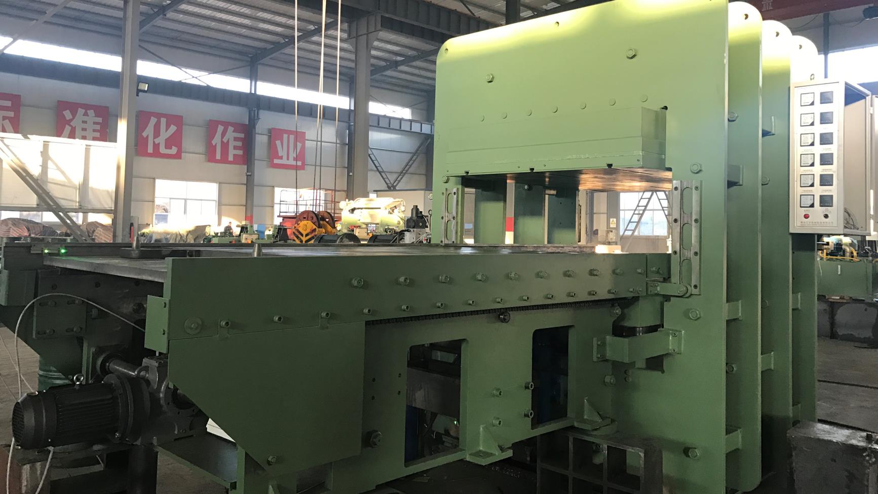 EVA Sheet Open Mixing Mill XK-550 with Front Roll Linear Speed of 28m/min