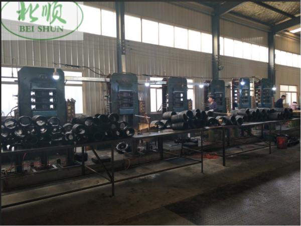 Quality Rubber Vulcanizing Press Machine For Producing Agricultural Vehicle Tires for sale