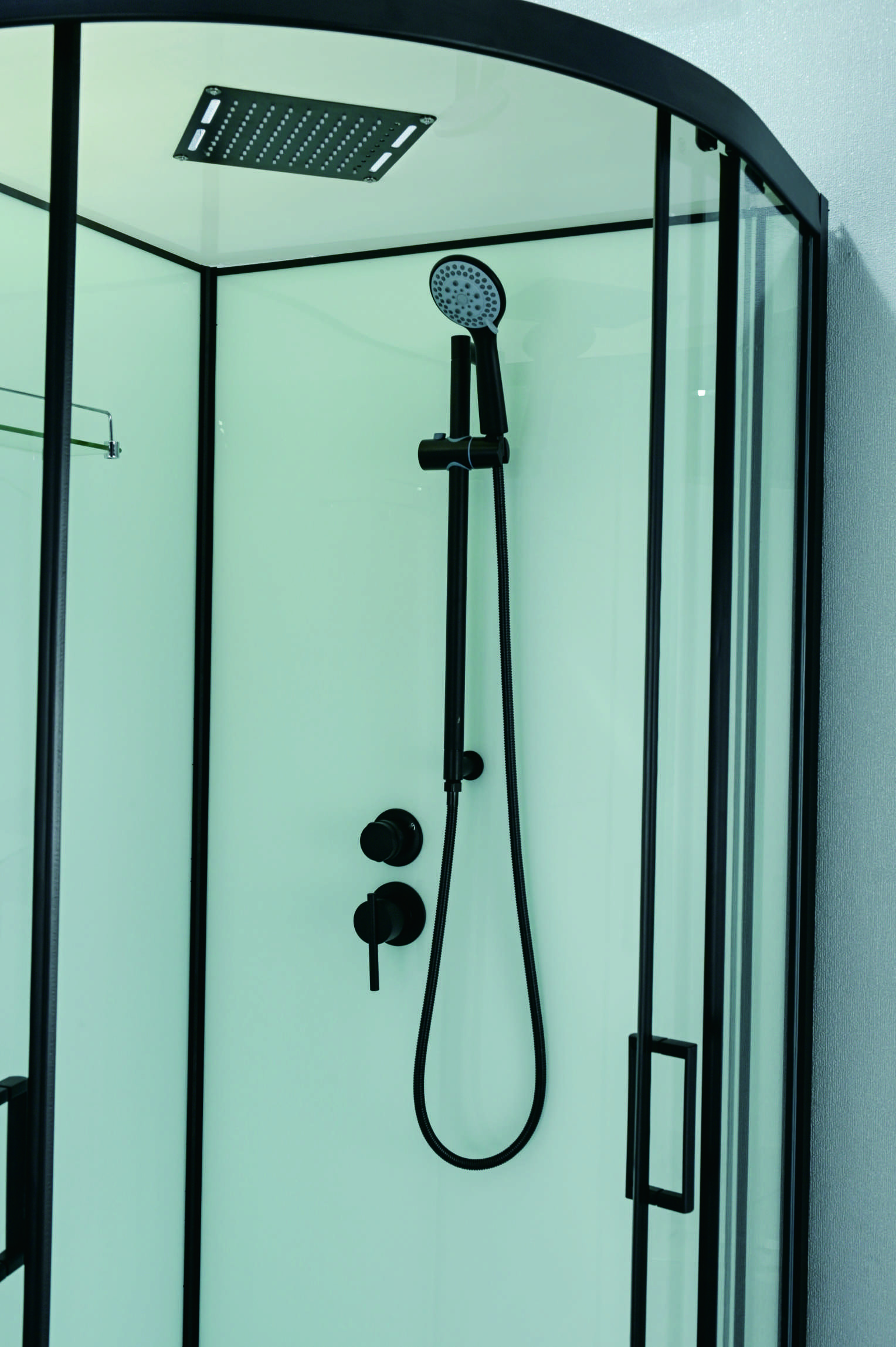 Luxrious Shower Room With Matt Black Profile And Tempered Glass For Mordern