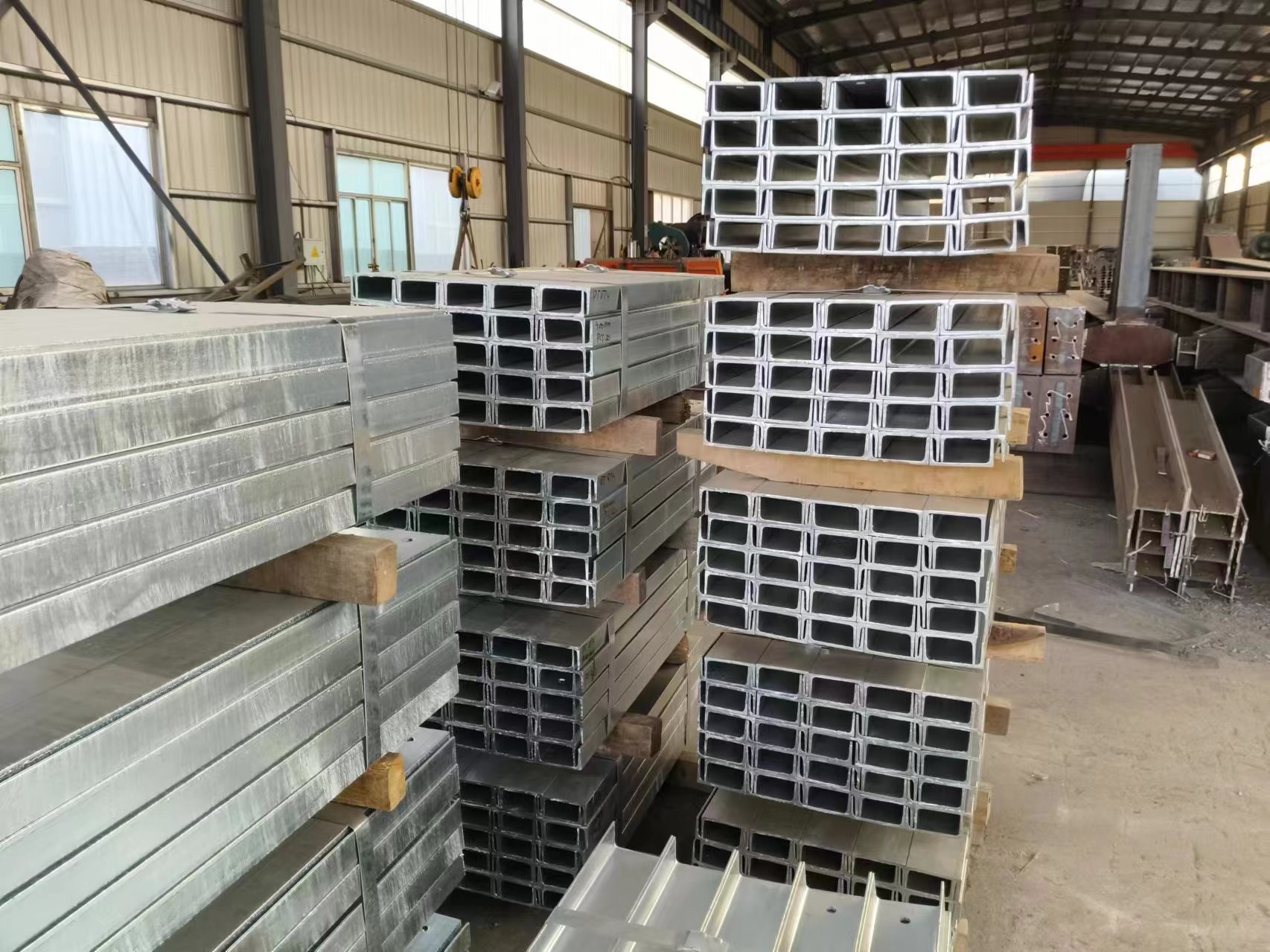 OEM Galvanizing Galvanised C Section Channel For Construction Industry