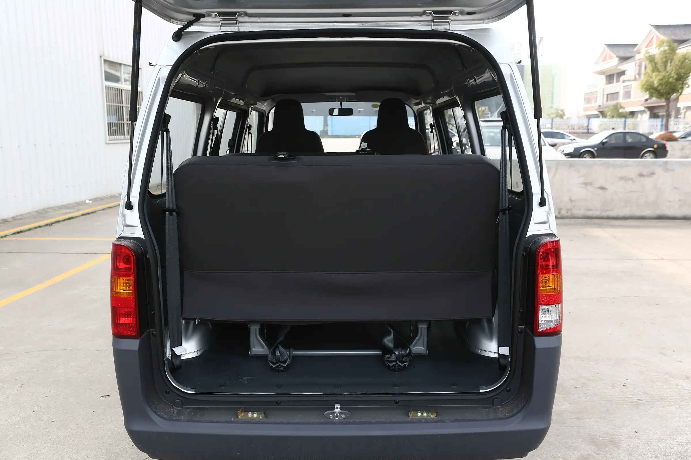 2nd Hand Mini Bus 7 Seats Oil Engine Wuling L2E Minivan Model Air Conditioner