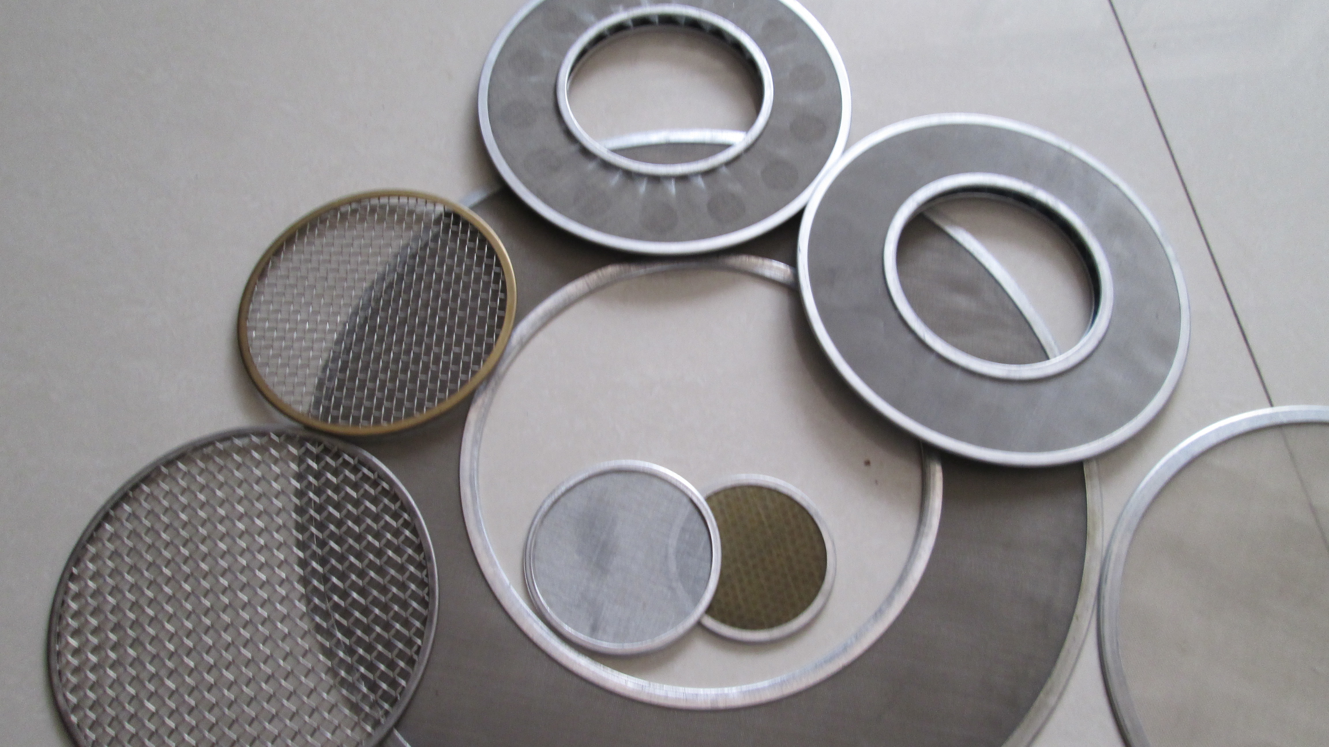 Stainless Steel Wire Mesh Filters Discs 152mm Diameter Copper Mesh Filter customized