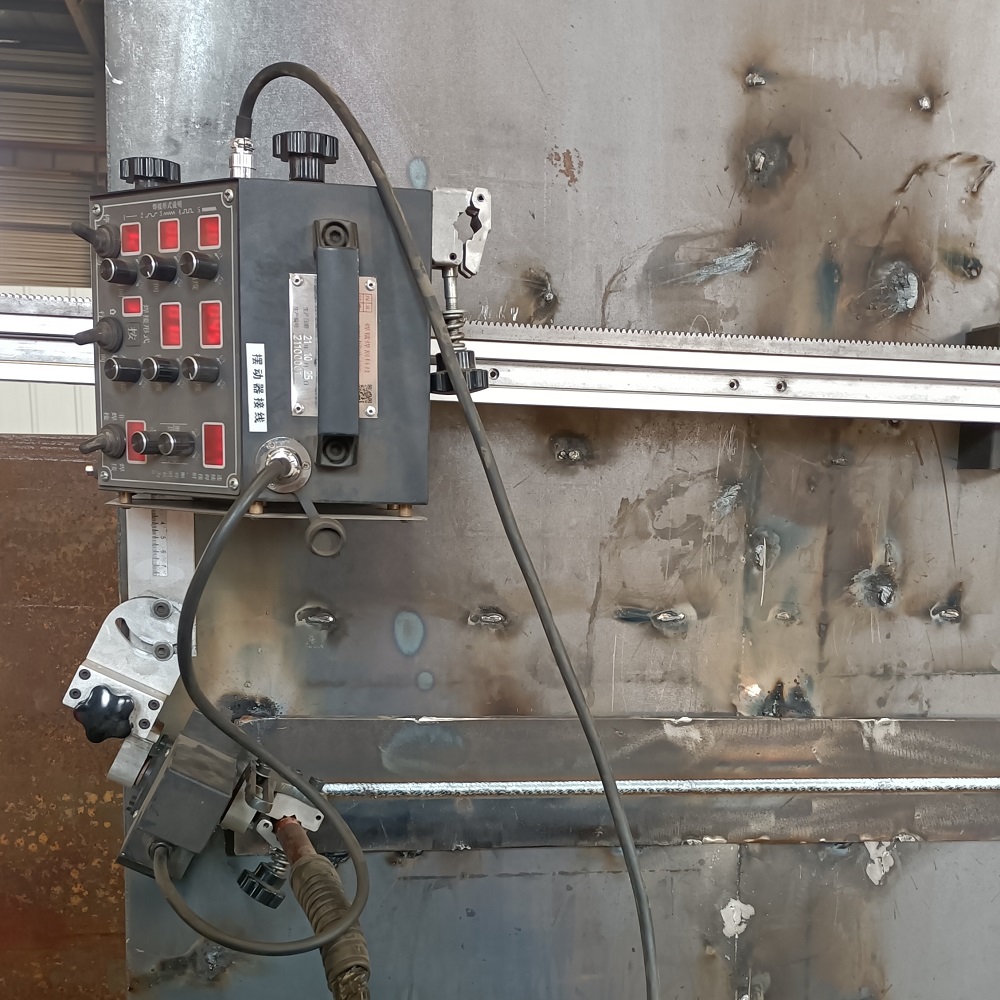 Welding Manipulator for Steel Plate Seam in Tank Construction Applications