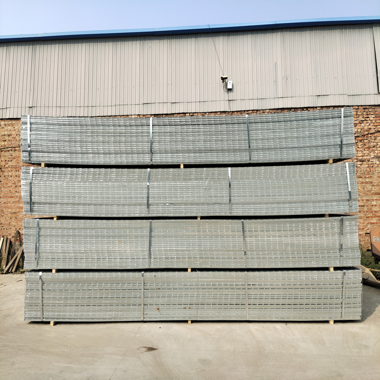 Toothed Serrated Bar Grating Hot Dip Galvanizing For Equipment Platform Step