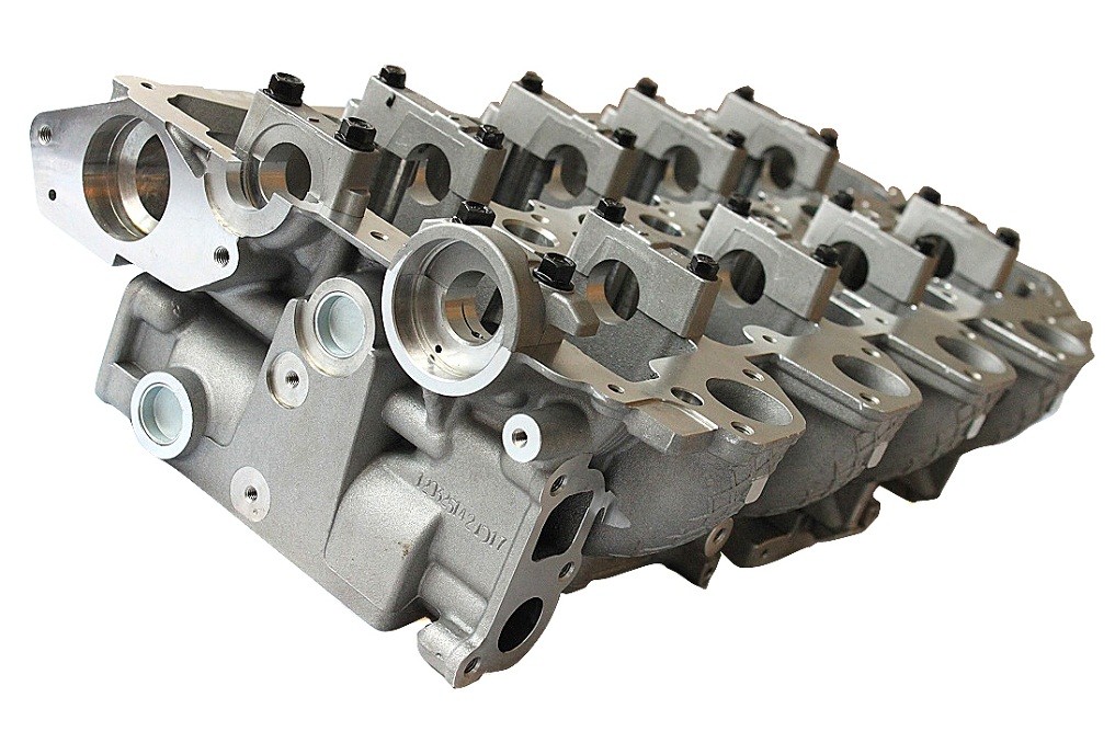 Aluminum MITSUBISHI Engine Cylinder Head 1005A560 1005B452 1005B453
