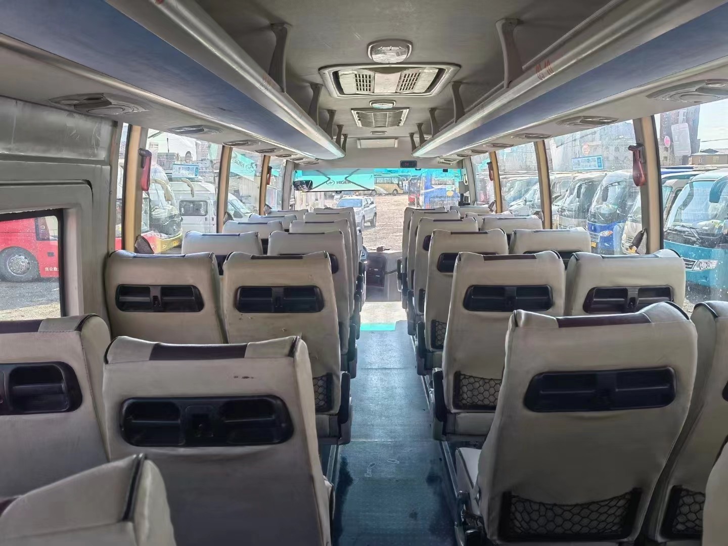 2015 Year 35 Seater Used Higer KLQ6898 Coach Bus LHD Steering Diesel Engine No Accident