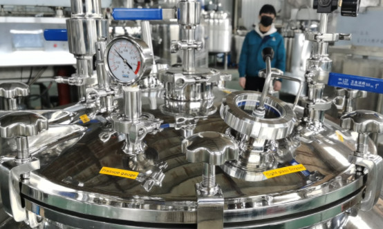 Mirror Polishing Softgel Medicine Storage Tanks 50-600L Cylindrical Shape
