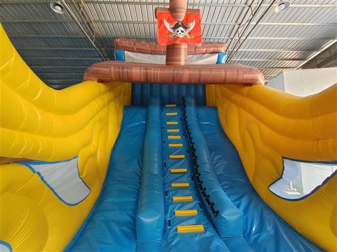 Large Inflatable Pirate Ship Water Slide For Kids Inflatable Slide Bouncy Castle Commercial