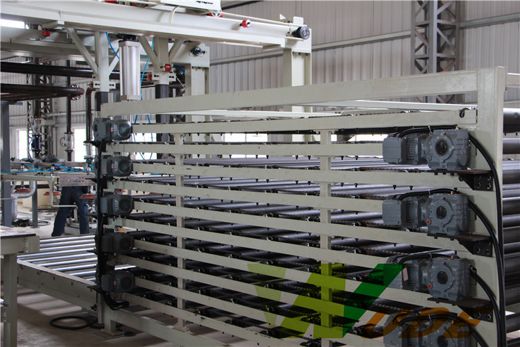 Short Cycle Melamine Paper Laminating Machine Single Side Synchronous Easy Operation