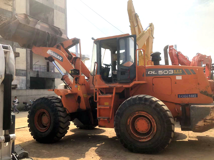 Good Condition Doosan DL 503 Loader Made in Korea Used in Shanghai 5 Ton Rated Load