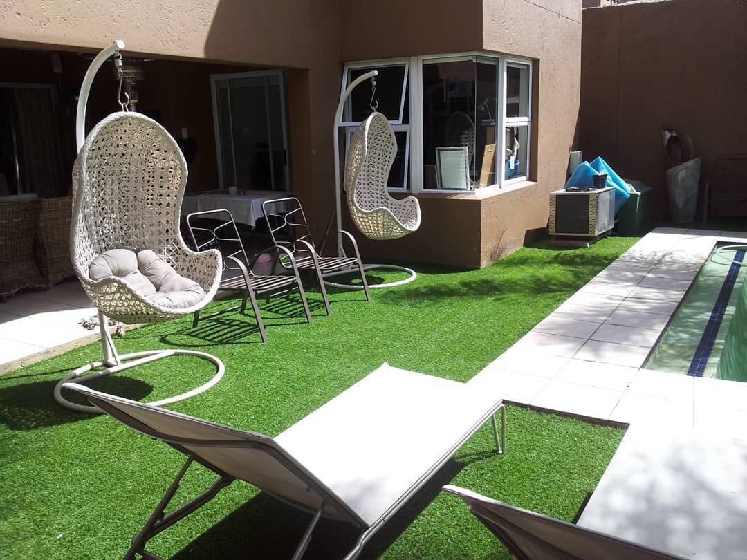 Green Outdoor Synthetic Grass 20mm 25mm 30mm Artificial Natural Looking