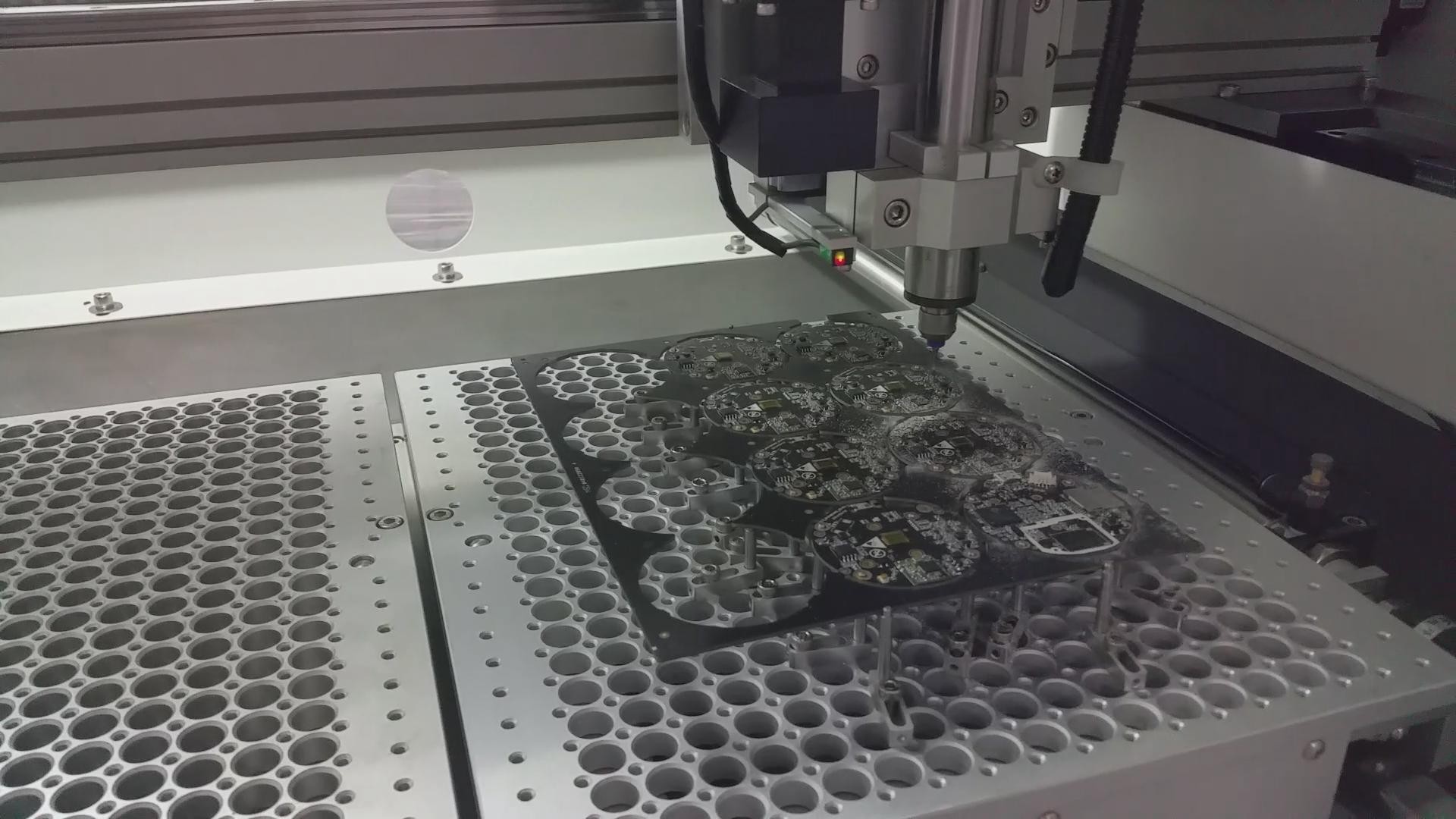 Precision ± 0.05mm PCB Depaneling Router Automatic Pcb Router Machine