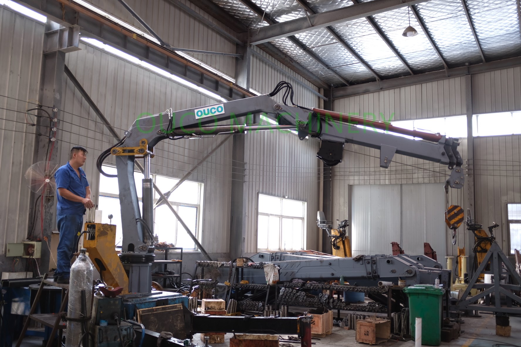 0.6T Telescopic Boom 8m Deck Pedestal Marine Cranes