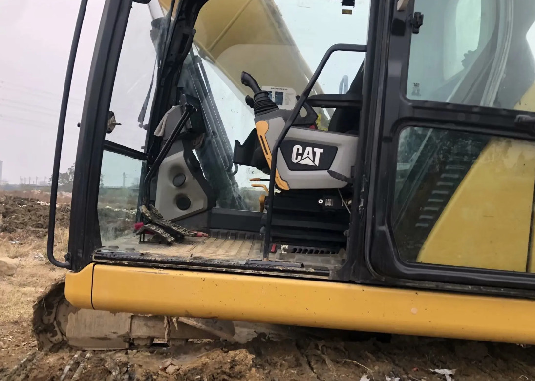 Japan Origin 2018 Year CAT320 Used Excavators Crawler Excavator For Sale