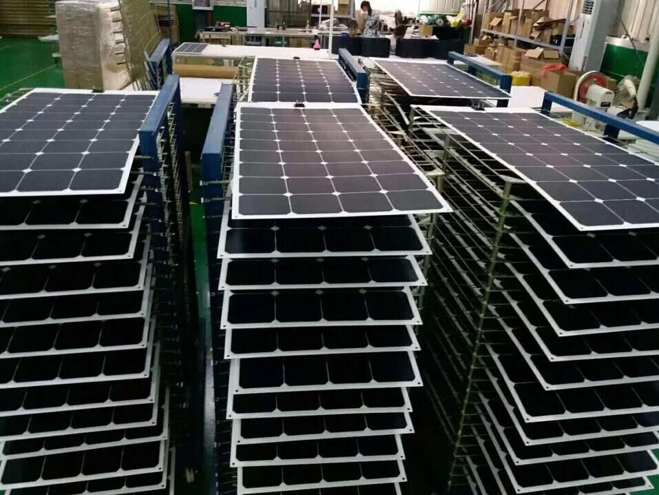Flexible Rooftop Solar Panels 100W 150W 160W Solar Panel 1050*540*25mm