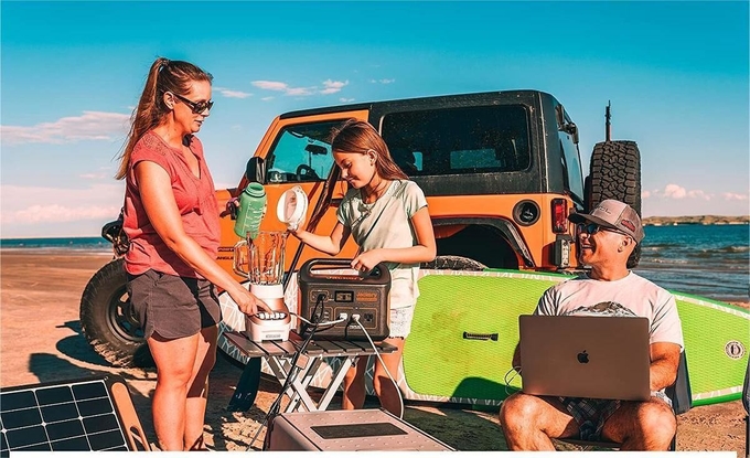 Portable Solar Portable Power Station 2200W Lithium Battery For Camping