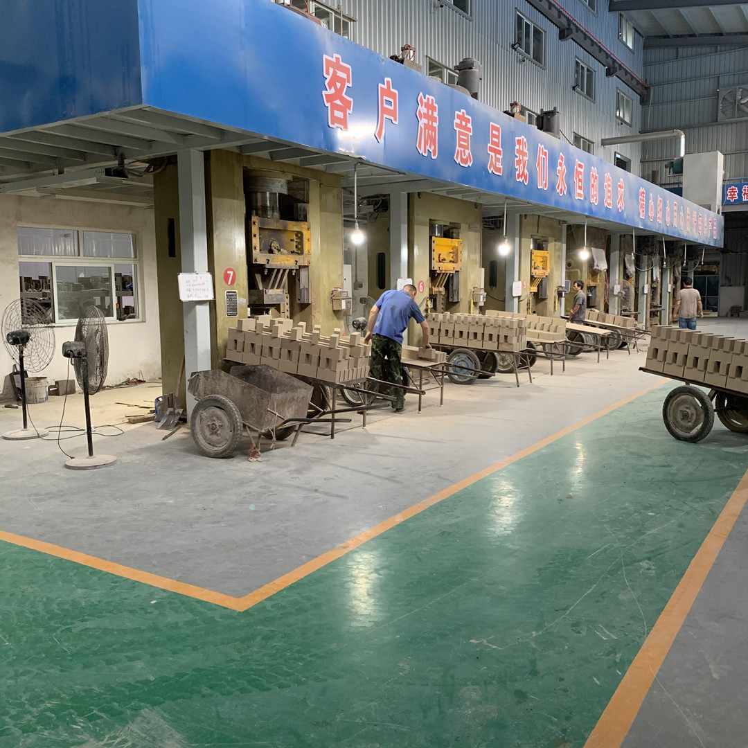 Silica Brick for Glass Furnace Hot Blast Furnace and Coke Kiln SiC Content % 0.01-0.02
