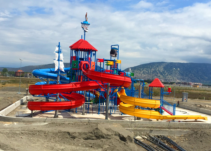 Durable Water Playground Equipment FRP Pipe Pirate Ship Slide For Kindergarten