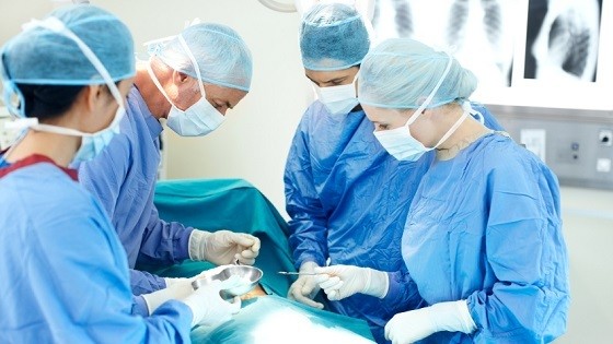 PP PE Coated Waterproof Laminated Nonwoven Fabric 40gsm Non Toxic For Isolation Gowns