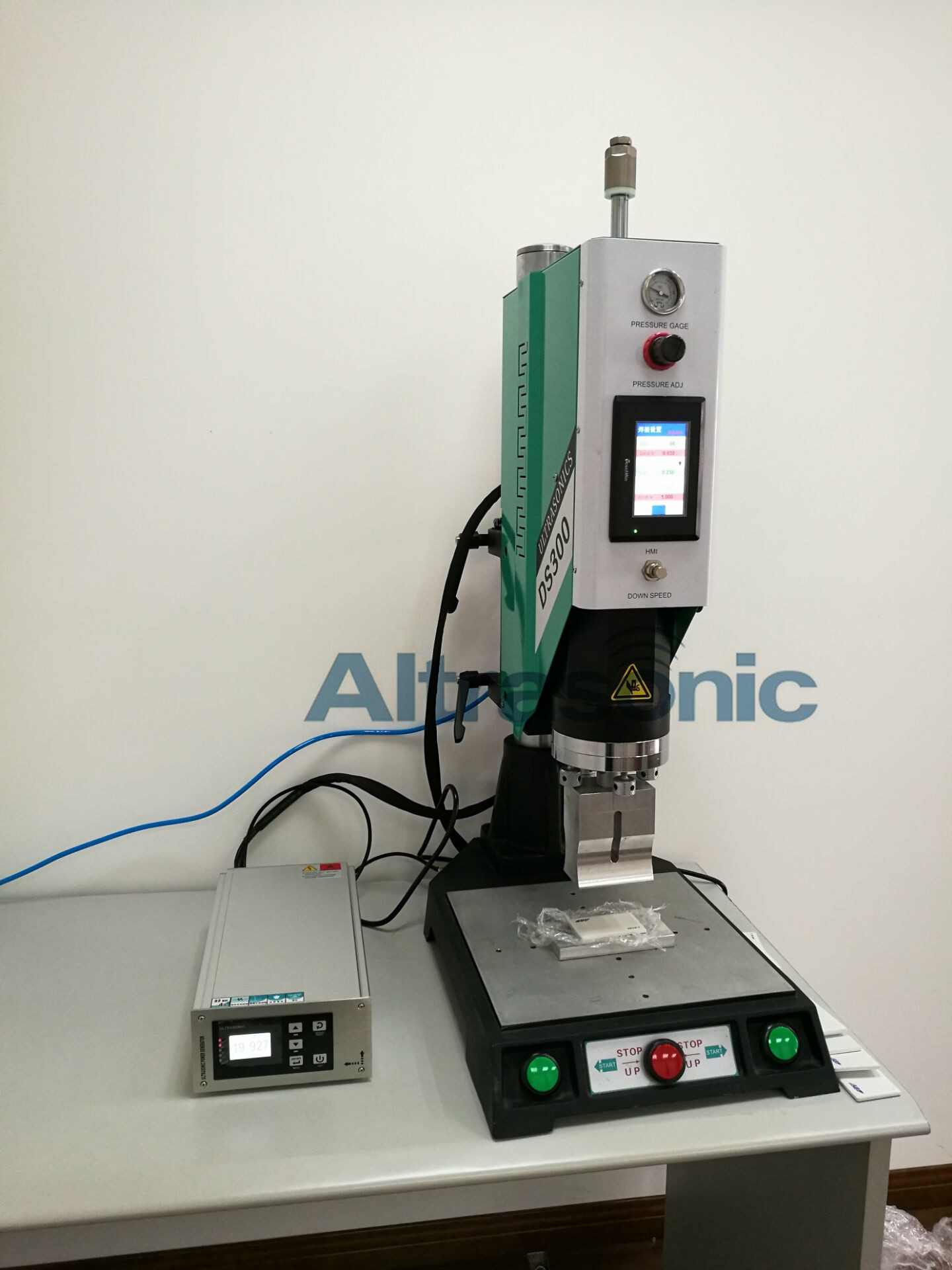 20khz LCD Screen Ultrasonic Plastic Welding Machine for Mending Velcro Packing Belt