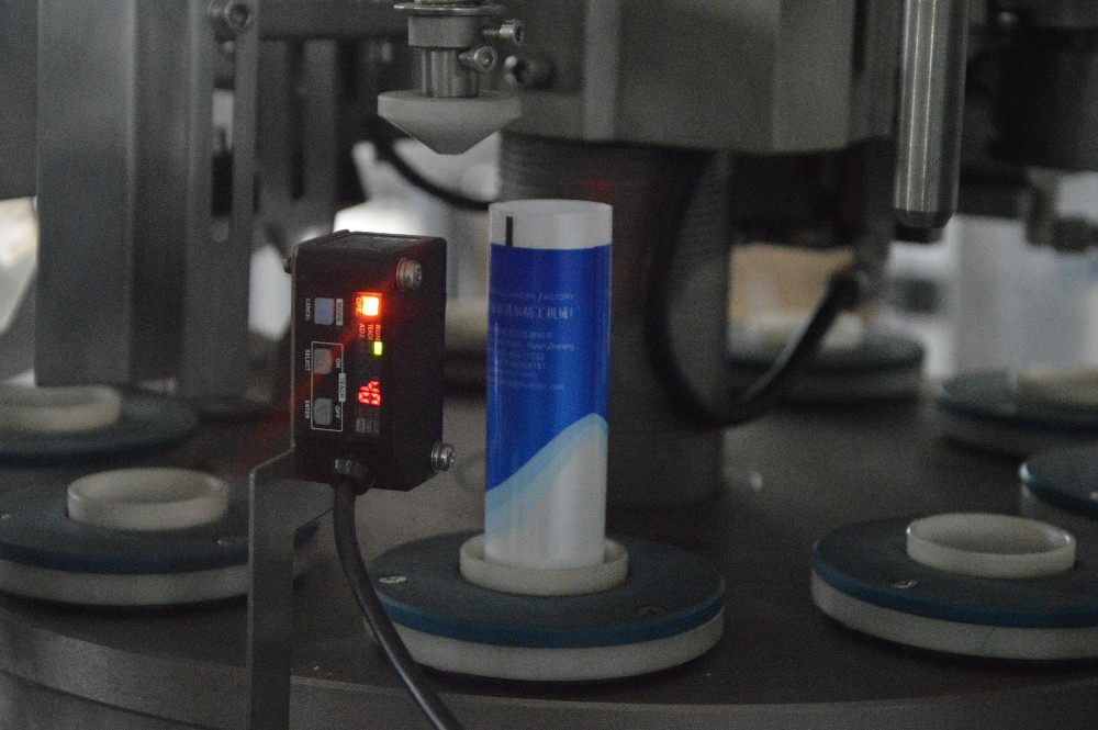 Automatic High Speed Tube Filling & Sealing Machine For Plastic Tube And Laminated Tube
