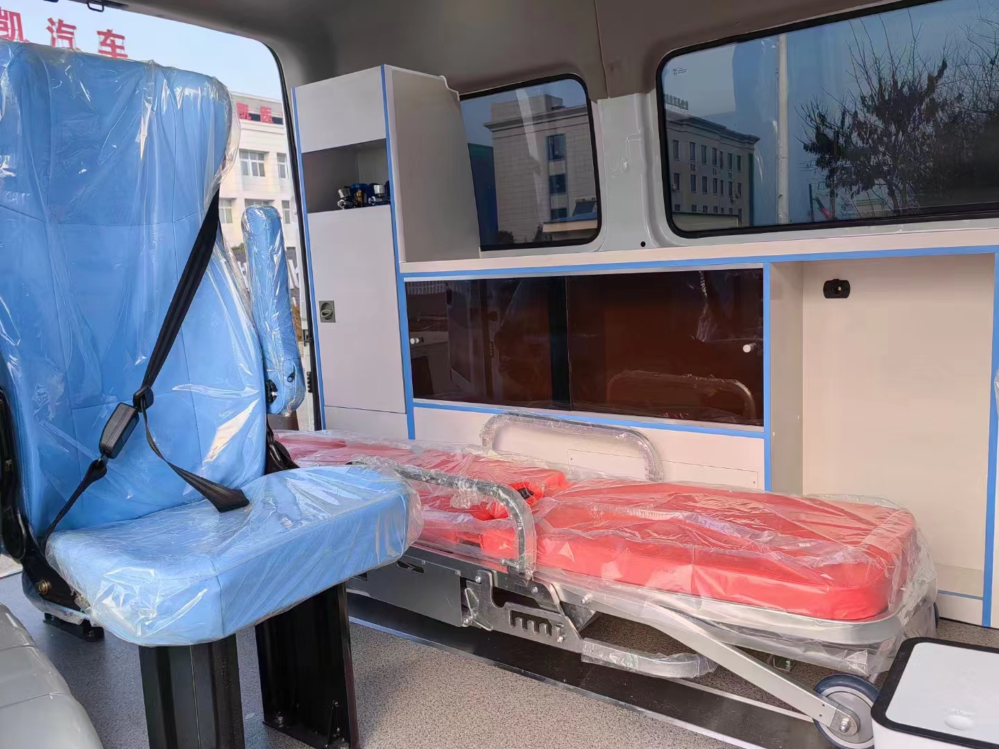 Ambulance Ambulance 2.2T Diesel Manual Transmission 6/7/8 Seats
