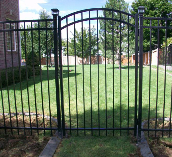fortress-iron-fence-arch-top-gate-utah-006.jpg