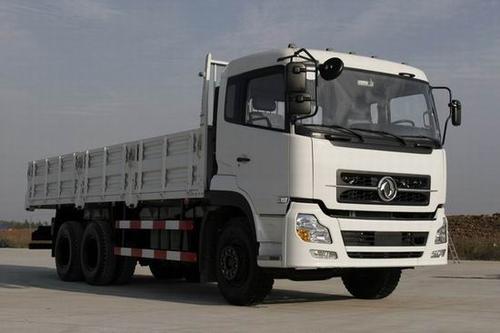 Sinotruk 4x2 Eur 4 Cargo Truck Howo wing van track