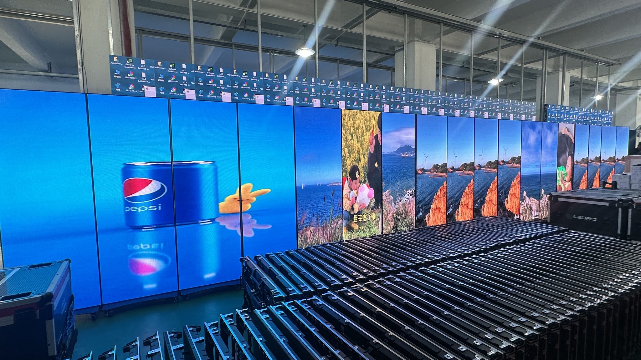 SMD2121 Chips LED Poster Display Aluminum Panel 680x2000mm Screen Size for Display