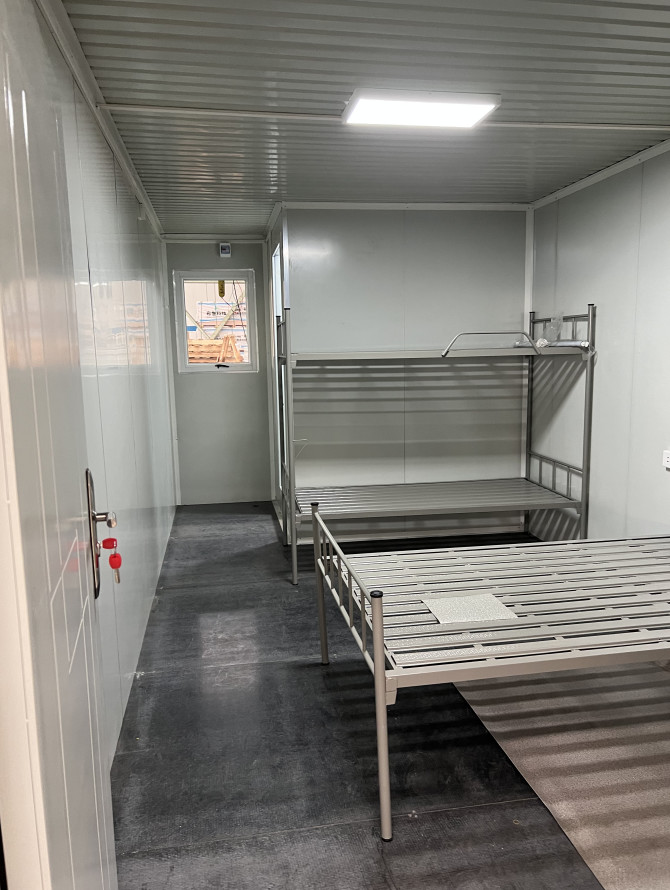 Q235B Galvanized Steel Frame 4 Hidden Pipes Drainage System Portable Modular Cabin