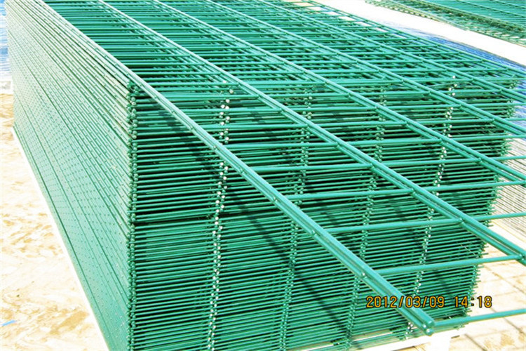 Square Post 656 Twin Wire Mesh Double Loop Garden Fence For Residential