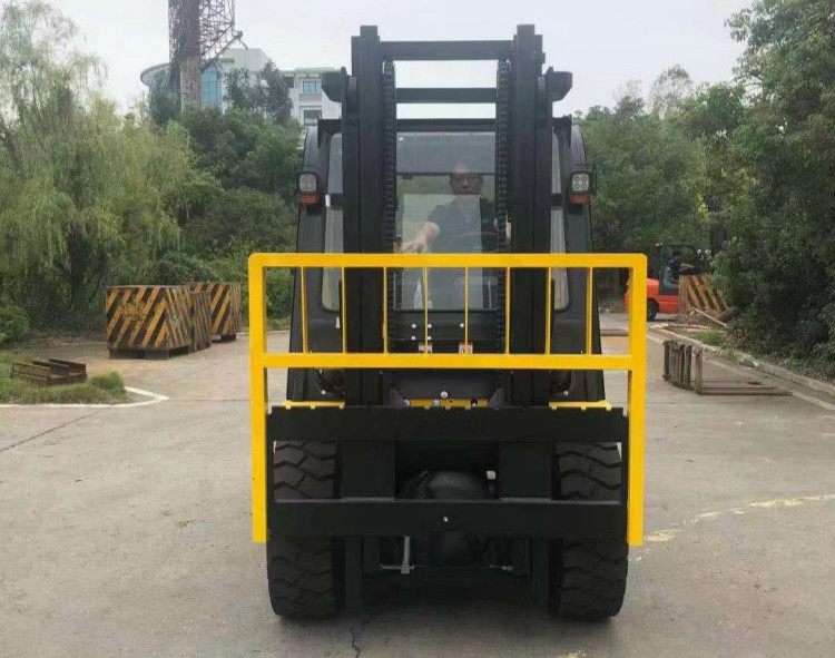Automatic 5 Ton Diesel Forklift Truck With Optional Isuzu Engine / Cab Heater