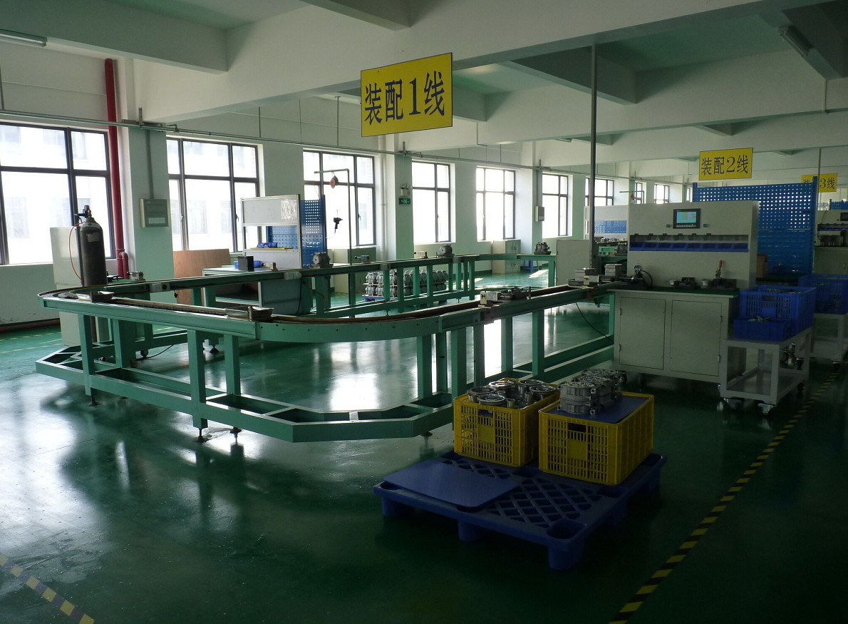 OEM UX200 UX-200 Bus AC Compressor For Unicla Bus 8 ORELHAS 1PK