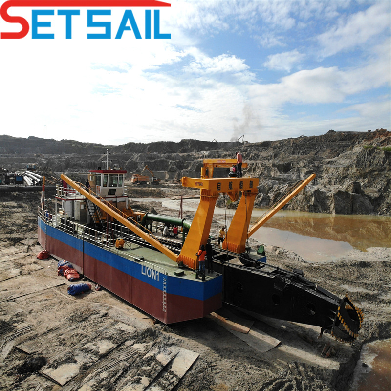 Good Quality 24 Inch Cutter Suction Vessel with Diesel Engine