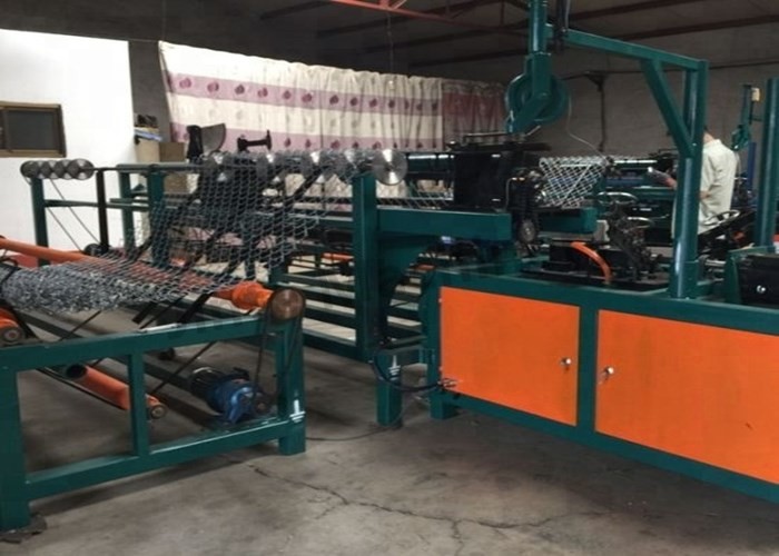 CNC Control 600 - 4000mm Fully Automatic Chain Link Fence Machine