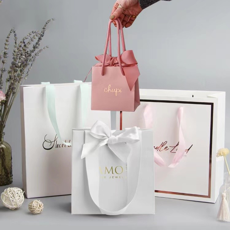 Apparel Smoky Printed Paper Shopping Bags C2S Artpaper Ribbon Handle Gift Bags