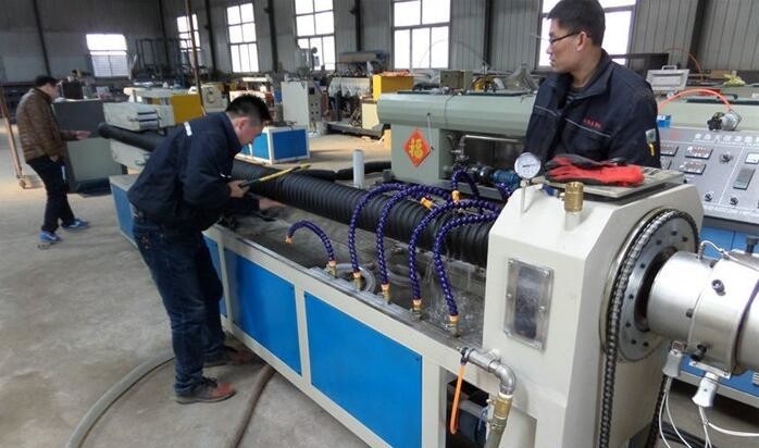Auto Corrugated Pipe Production Line , Hydraulic Hose Sprial Protective Sleeve Single Screw Extruder