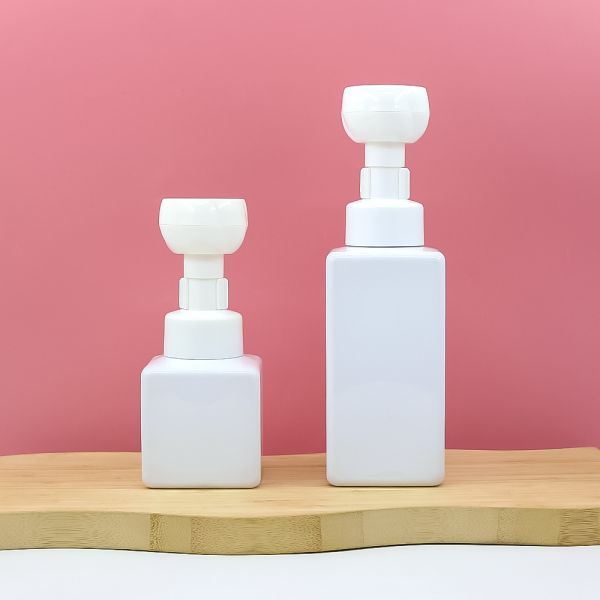 Plastic foam pump bottle with bionic flower foam pump head for dense foam and liquid-saving efficiency in 100ml to 300ml sizes