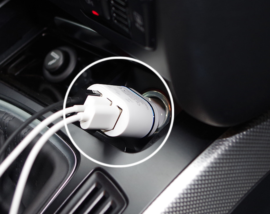 Portable 12V Iphone Car Charger , Lightweight Lightning Fast Car Charger