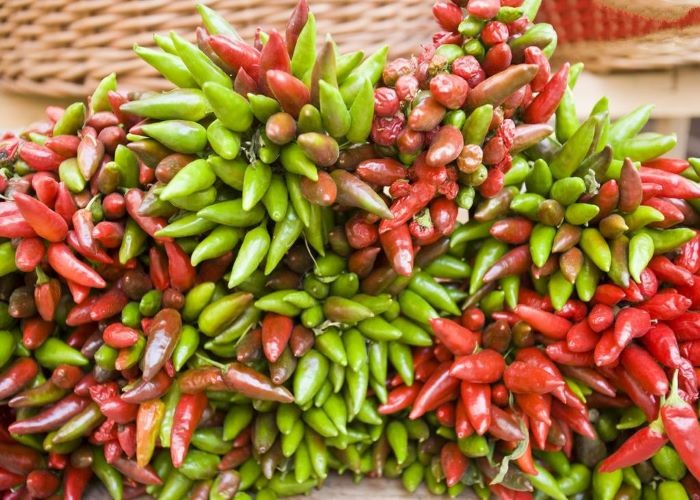 Fiery Red Dried Birds Eye Chilli for Spicy Cooking
